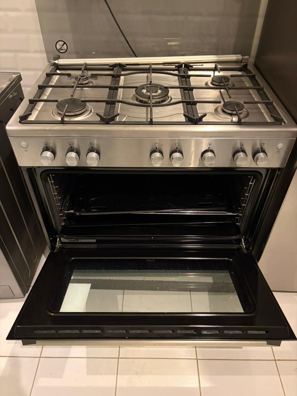 68c8f7b0 5882 46d3 9903 2805447cc70a